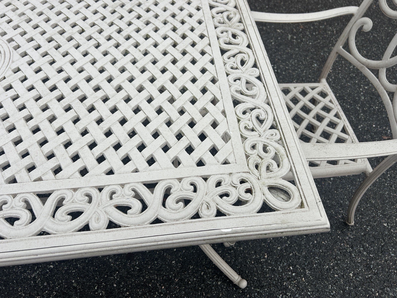 Beautiful Aluminum Patio Set Table, 6 Chairs And Stand ****